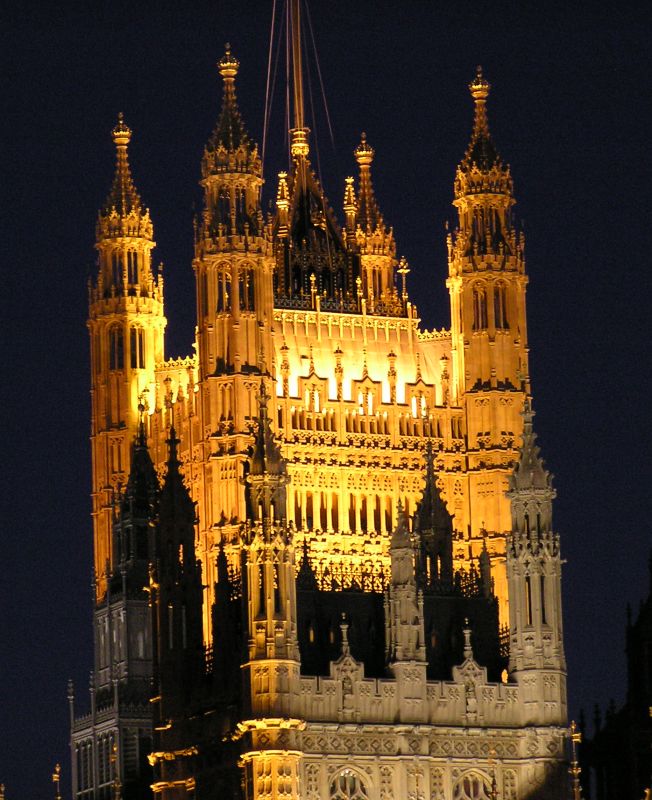 Parlament by night