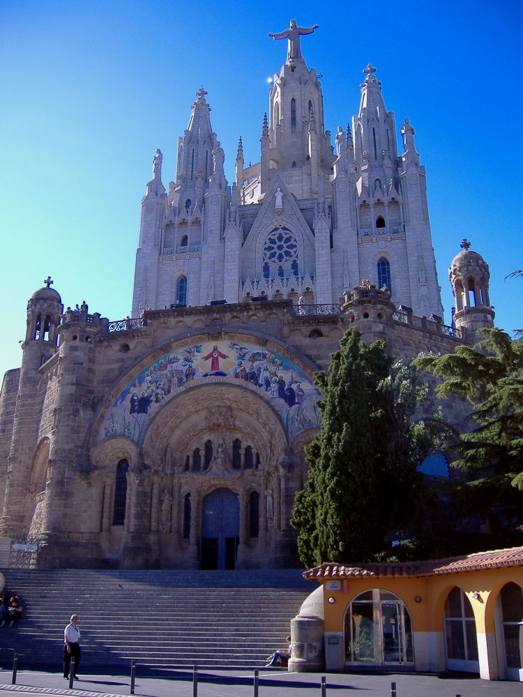 Templom a Tibidabo-hegy tetejn